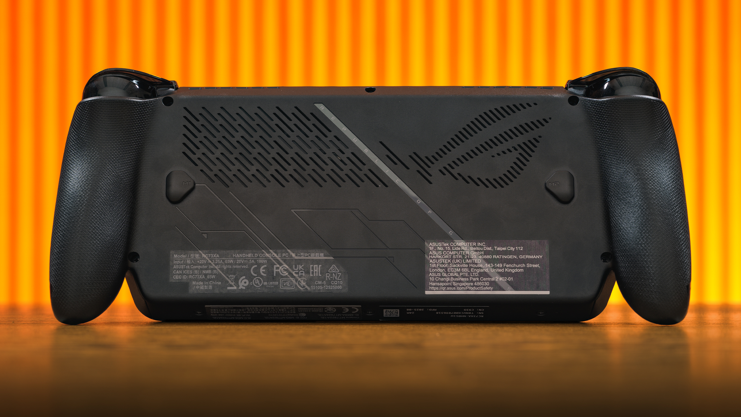 De achterzijde van de ROG Xbox Ally X.